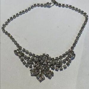 Elegant Rhinestone Necklace